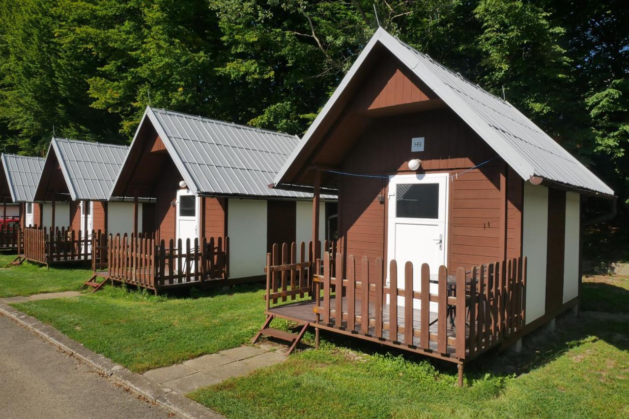 Camping Roznov รอชนอฟ ป็อด ราดโฮชติเย็ม ภายนอก รูปภาพ