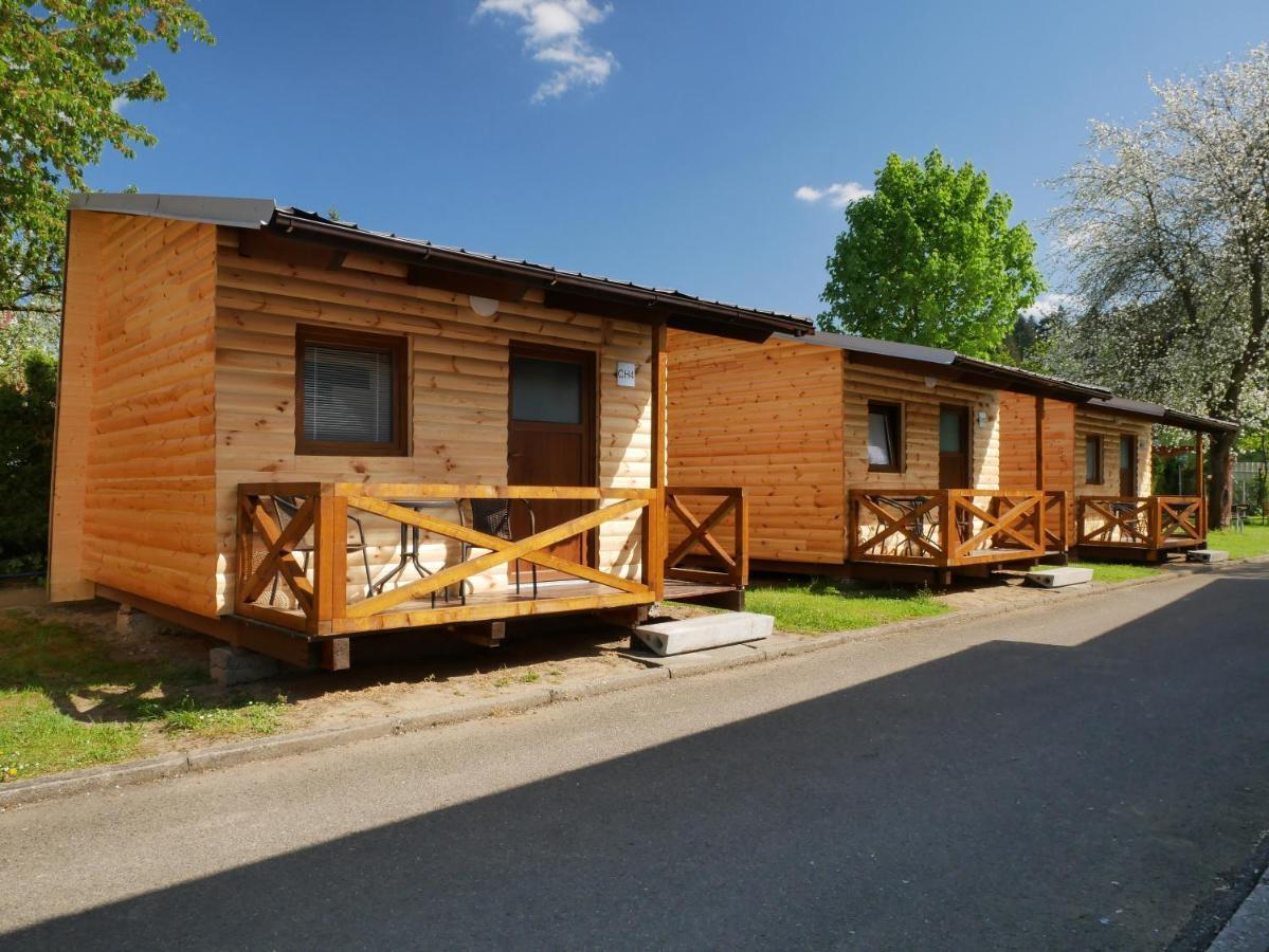 Camping Roznov รอชนอฟ ป็อด ราดโฮชติเย็ม ภายนอก รูปภาพ