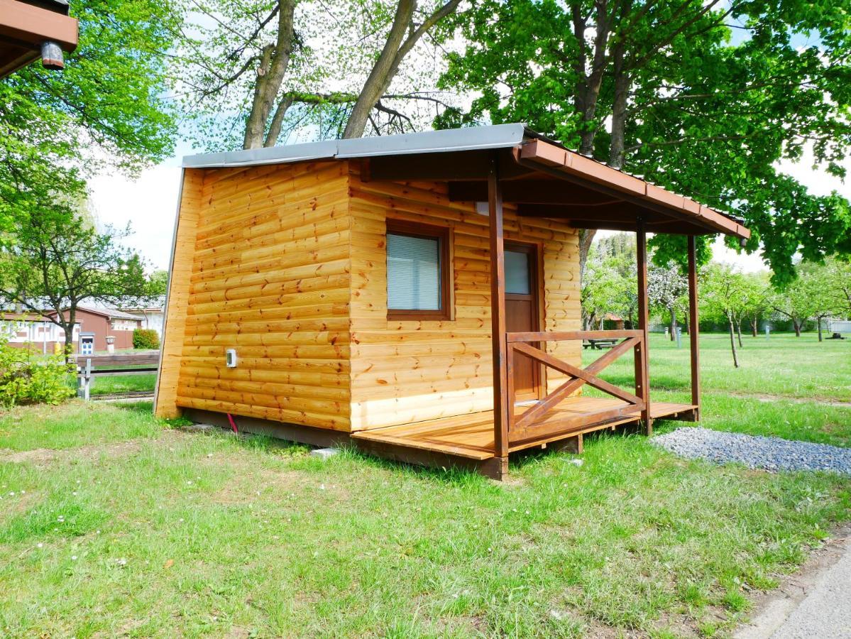 Camping Roznov รอชนอฟ ป็อด ราดโฮชติเย็ม ภายนอก รูปภาพ