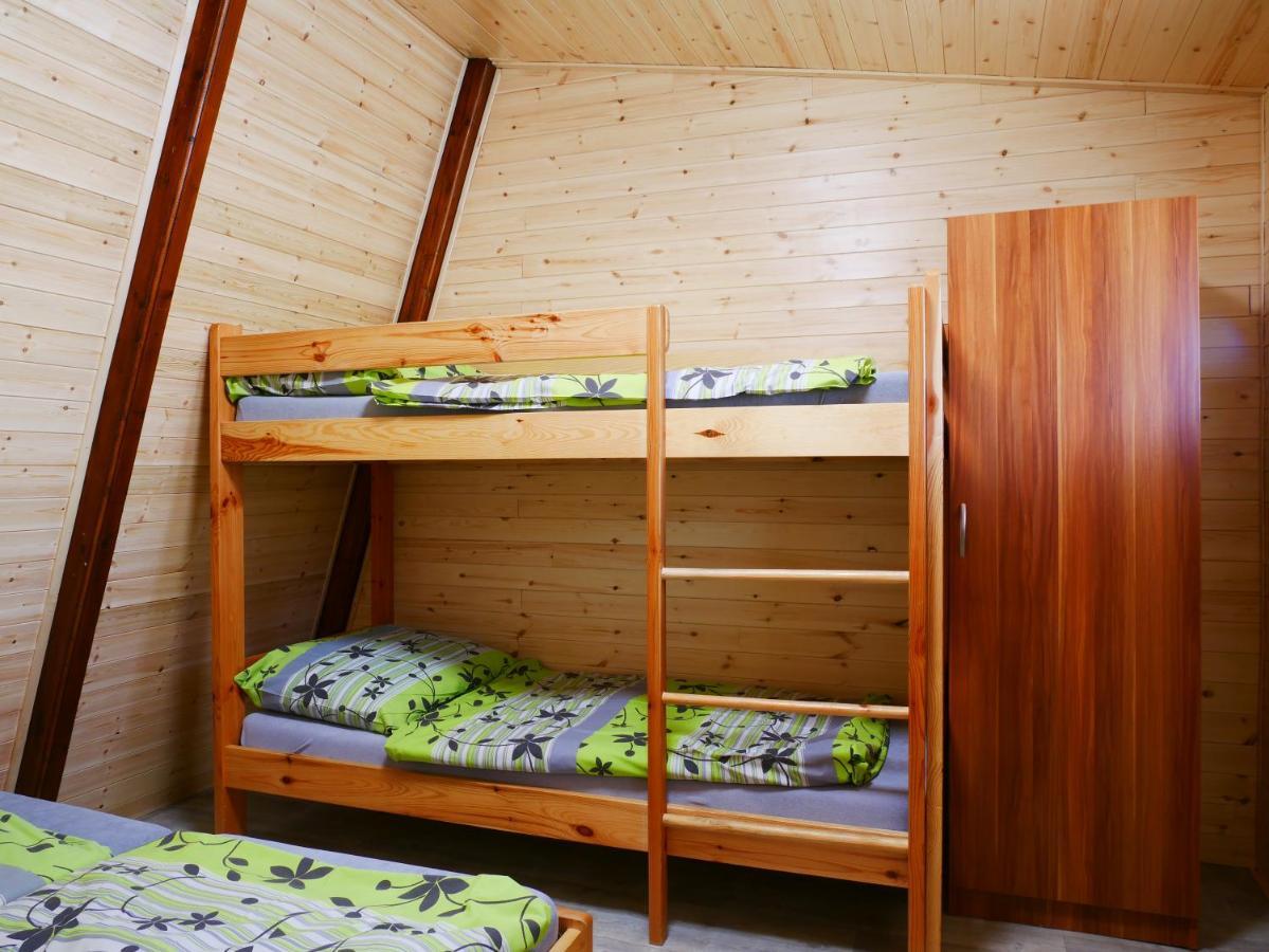 Camping Roznov รอชนอฟ ป็อด ราดโฮชติเย็ม ภายนอก รูปภาพ