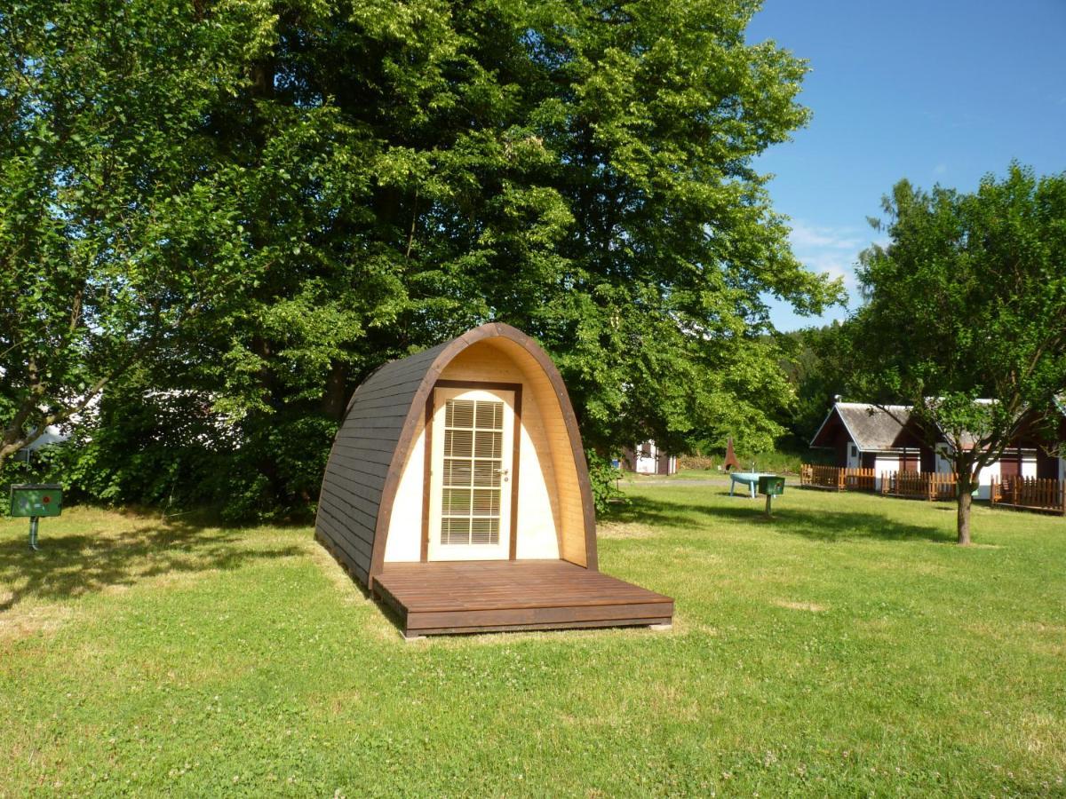 Camping Roznov รอชนอฟ ป็อด ราดโฮชติเย็ม ภายนอก รูปภาพ