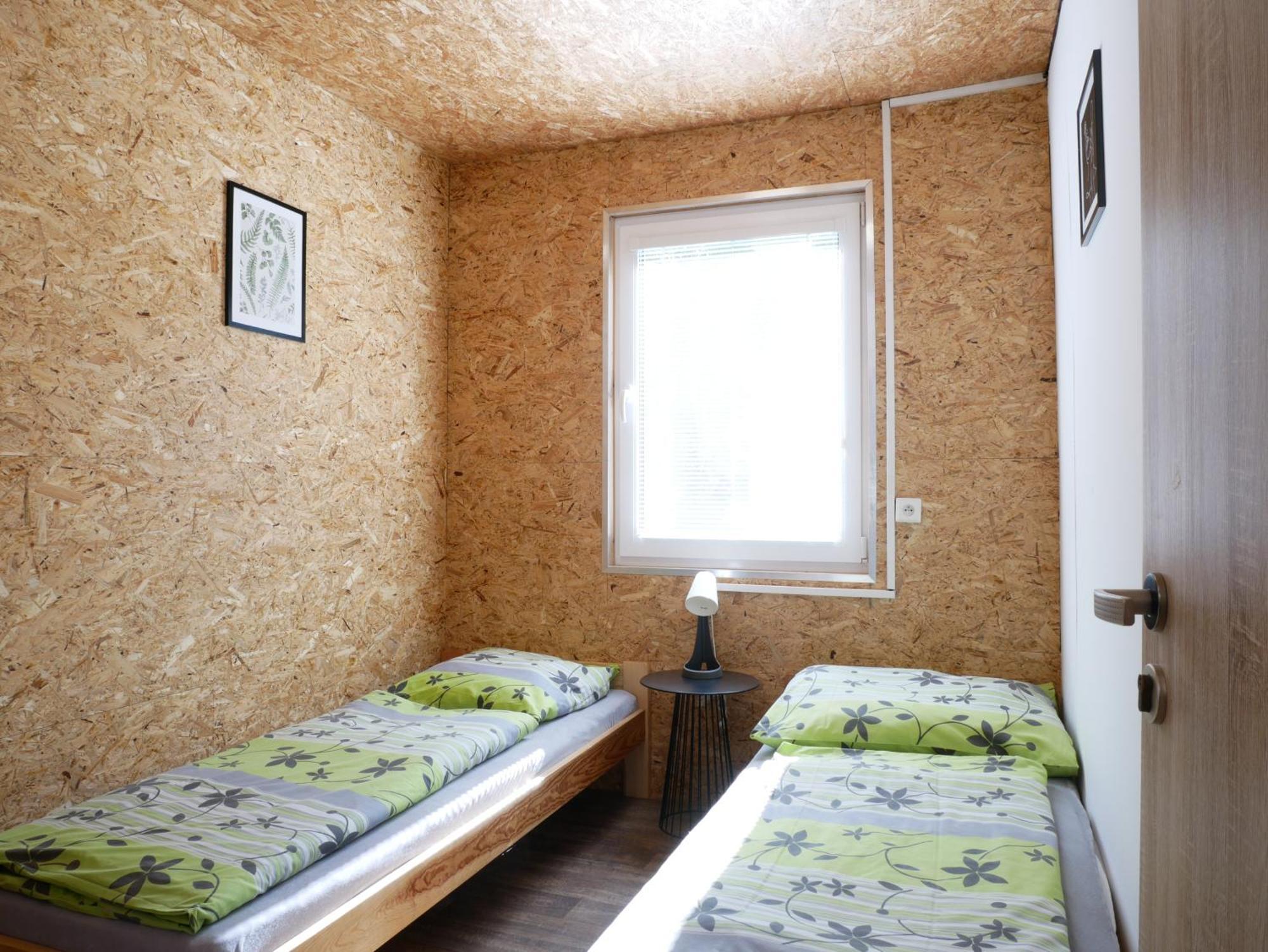 Camping Roznov รอชนอฟ ป็อด ราดโฮชติเย็ม ภายนอก รูปภาพ