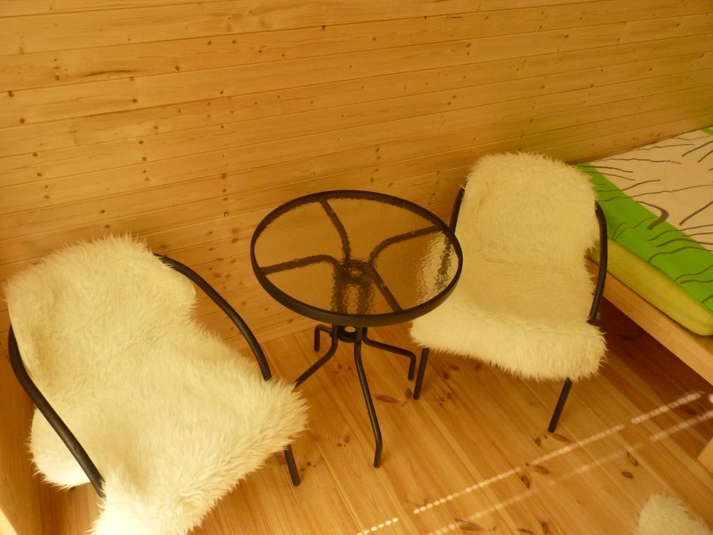 Camping Roznov รอชนอฟ ป็อด ราดโฮชติเย็ม ภายนอก รูปภาพ